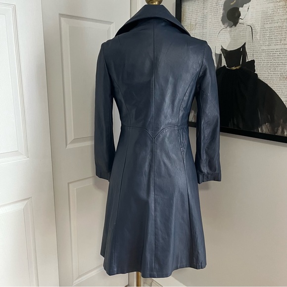 *VINTAGE C. 1970s NAVY BLUE LEATHER COAT - Picture 12 of 17